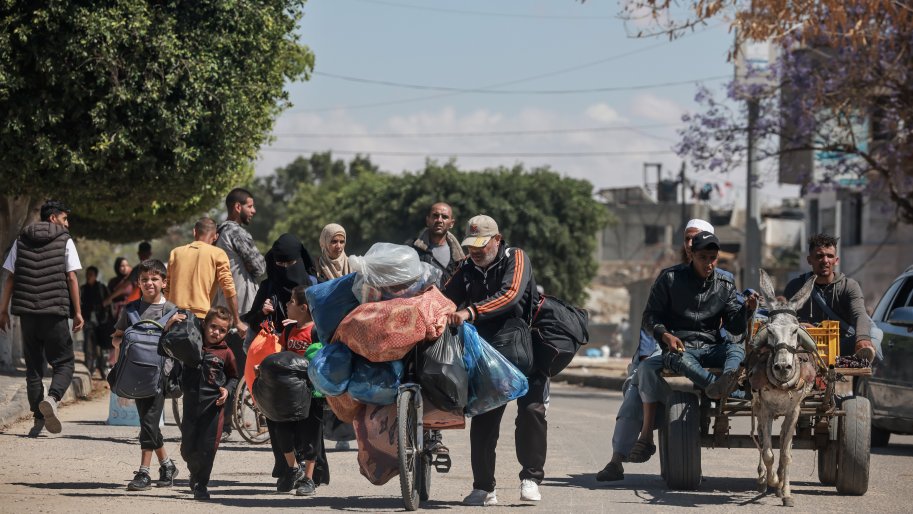 Des Palestinien·ne·s une nouvelle fois forcés au déplacement à Rafah, dans le sud de la bande de Gaza, suite aux ordres d’évacuation émis par l’armée israélienne le 6 mai 2024. Copyright: MSF