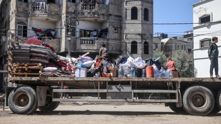 Des milliers de Palestiniens sont contraints de fuir l'est de Rafah à la suite des récents ordres d'évacuation israéliens - 6 mai 2024