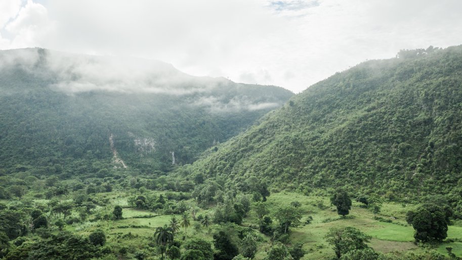 Landscape of Fond Palmiste, Baradères. MSF teams in Fond Palmiste are providing medical care with mobile clinics. Additionally, with no functioning water network in Fond Palmiste even before the earthquake, MSF teams are assessing the water and sanitation situation to advocate for other organisations to build a new water network.