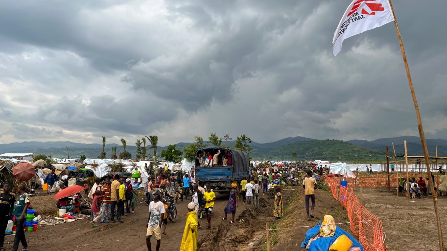 Unsere Teams haben am 10. Dezember im Transitcamp Ndava eine mobile Klinik eröffnet, um die ankommenden Geflüchteten aus dem Kongo medizinisch zu versorgen. Burundi, 16.12.2025.