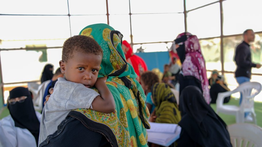 La rougeole menace les enfants alors que les familles ont du mal à accéder à la vaccination et aux soins