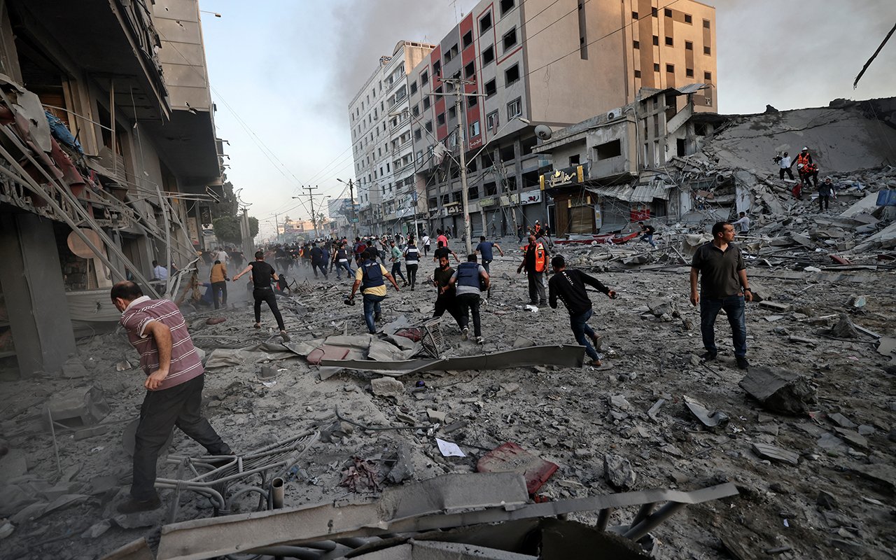 Bombardement aérien dans la ville de Gaza