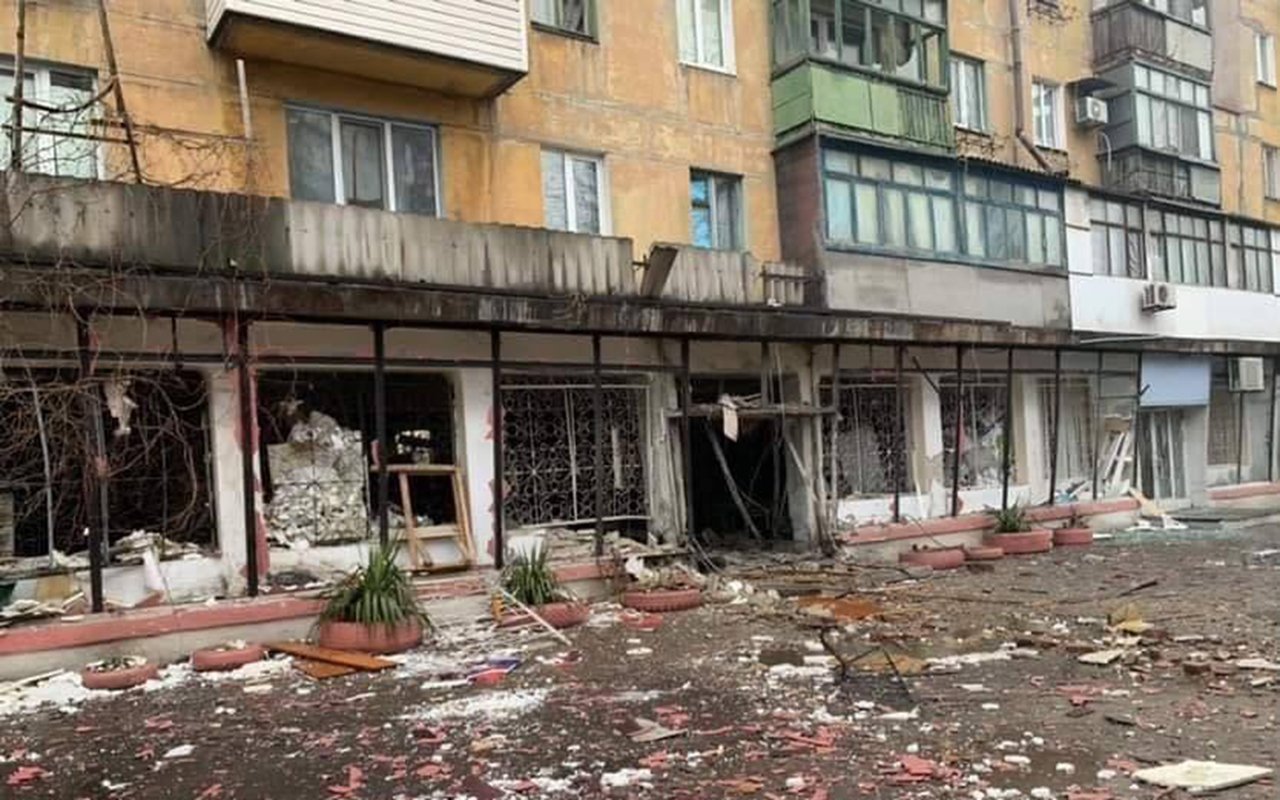 Vue de la ville de Mariupol gravement touchée par les bombardements