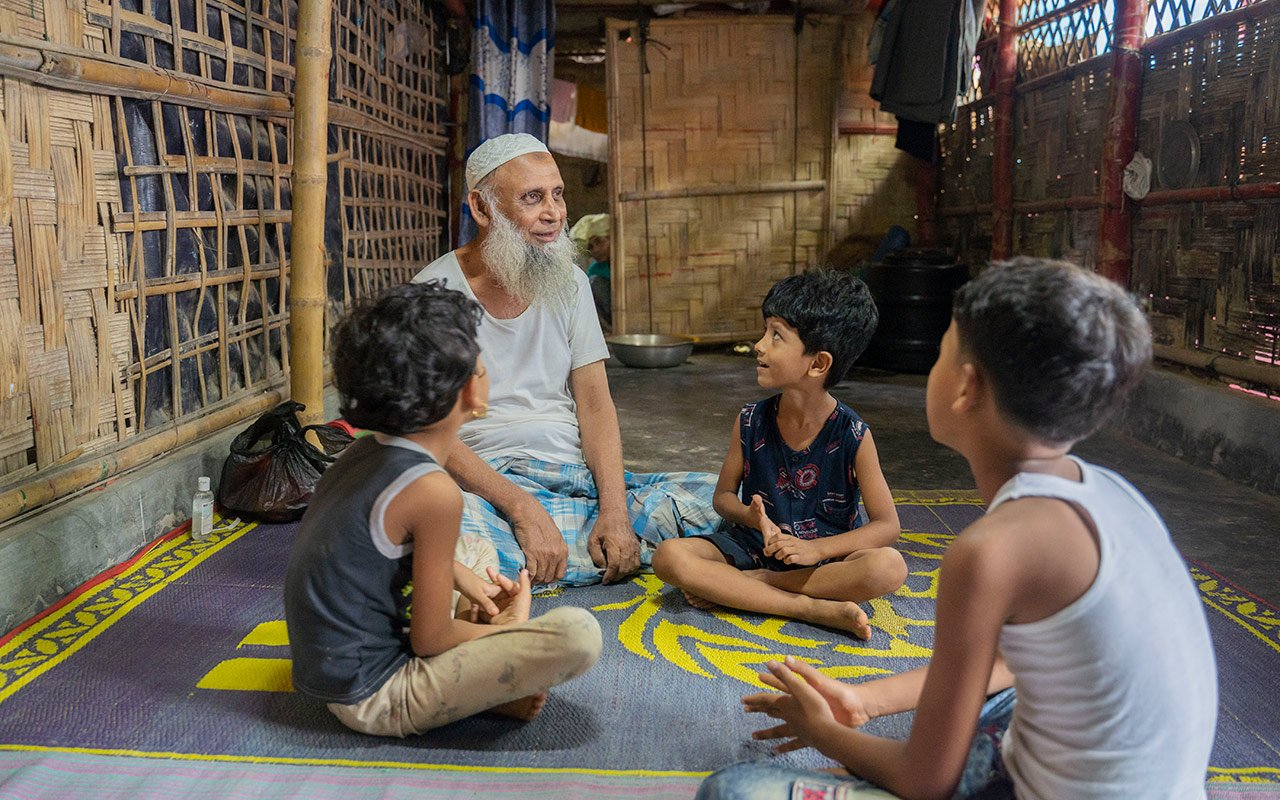 Mohamed Hussein, 65 ans, dans sa maison. Cox’s Bazar, Bangladesh. 29.06.2022