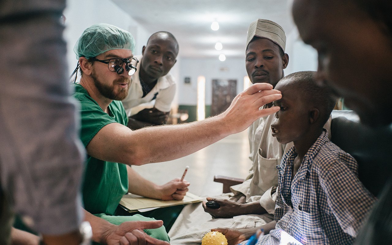 Adamu, un patient âgé de 14 ans atteint du noma et originaire de l'État de Kebbi, est photographié lors d'une séance de dépistage à l'hôpital Noma de Sokoto le 3 février, 2017. Hôpital de Sokoto, nord-est du Nigeria