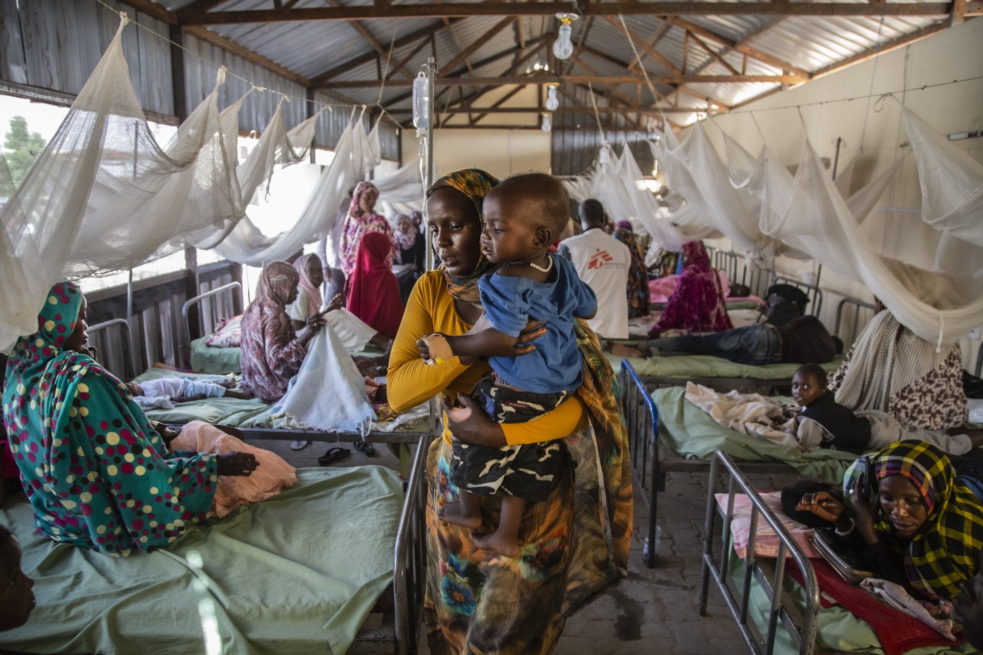 Service pour les patient·e·s atteint·e·s de paludisme au sein de l’hôpital pédiatrique d’El Fasher, soutenu par MSF. Darfour du Nord, Soudan, octobre 2019. 