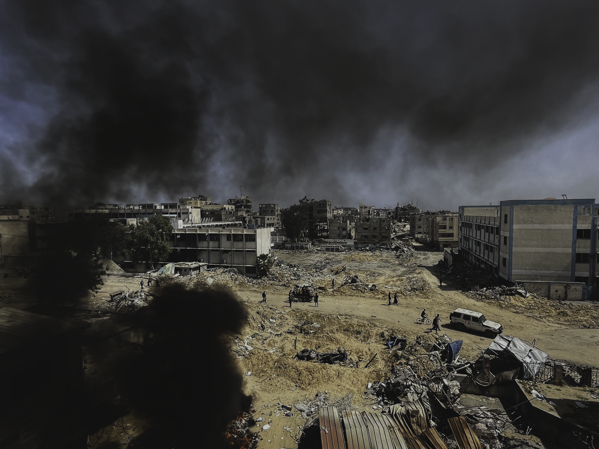 Vue depuis le toit de l'hopital Nasser, à Khan Younès dans la bande de Gaza. Avril 2024.