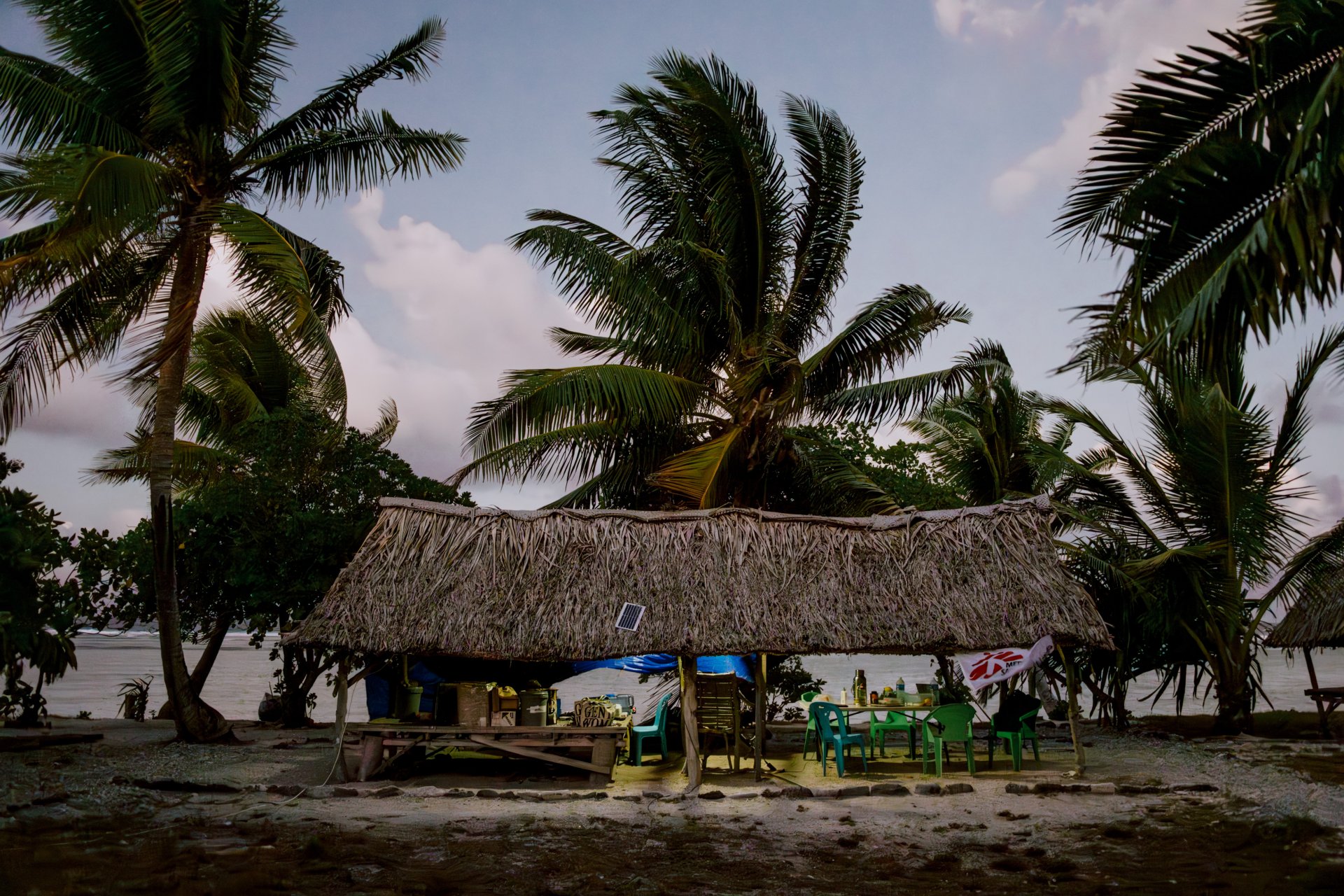 La cabane depuis laquelle nos équipes opèrent sur l’atoll d’Abaiang, dans l’archipel des Kiribati.