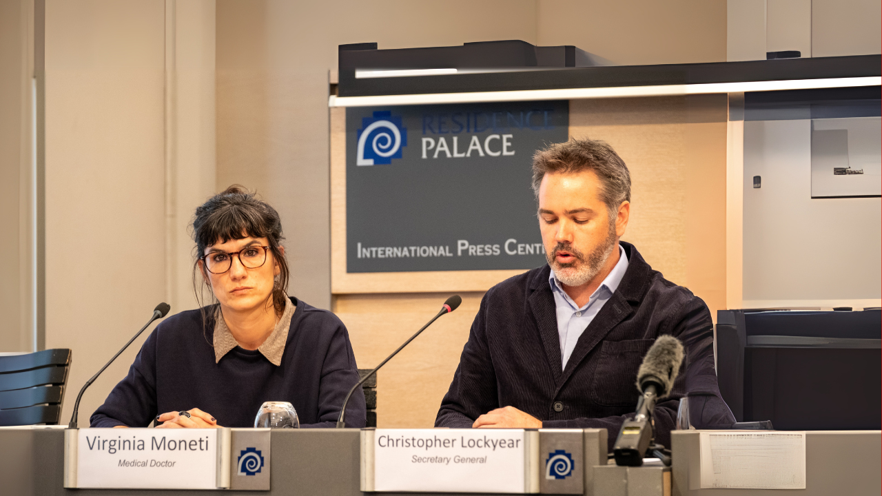 Ärzte ohne Grenzen ruft die EU-Mitgliedstaaten dazu auf, ihrer Verantwortung angesichts der Anzeichen eines Völkermords in Gaza nachzukommen, die unsere Teams täglich beobachten. Mit Blick auf mehrere wichtige diplomatische Termine im Juni – die UNO-Konferenz in Paris (18.–20. Juni), den EU-Aussenministerrat (23. Juni) und den Europäischen Rat (26. Juni) – fordert die Organisation, dass auf blosse Worte endlich Taten folgen. Auch wenn manche Forderungen über den unmittelbaren Einflussbereich der EU hinausge