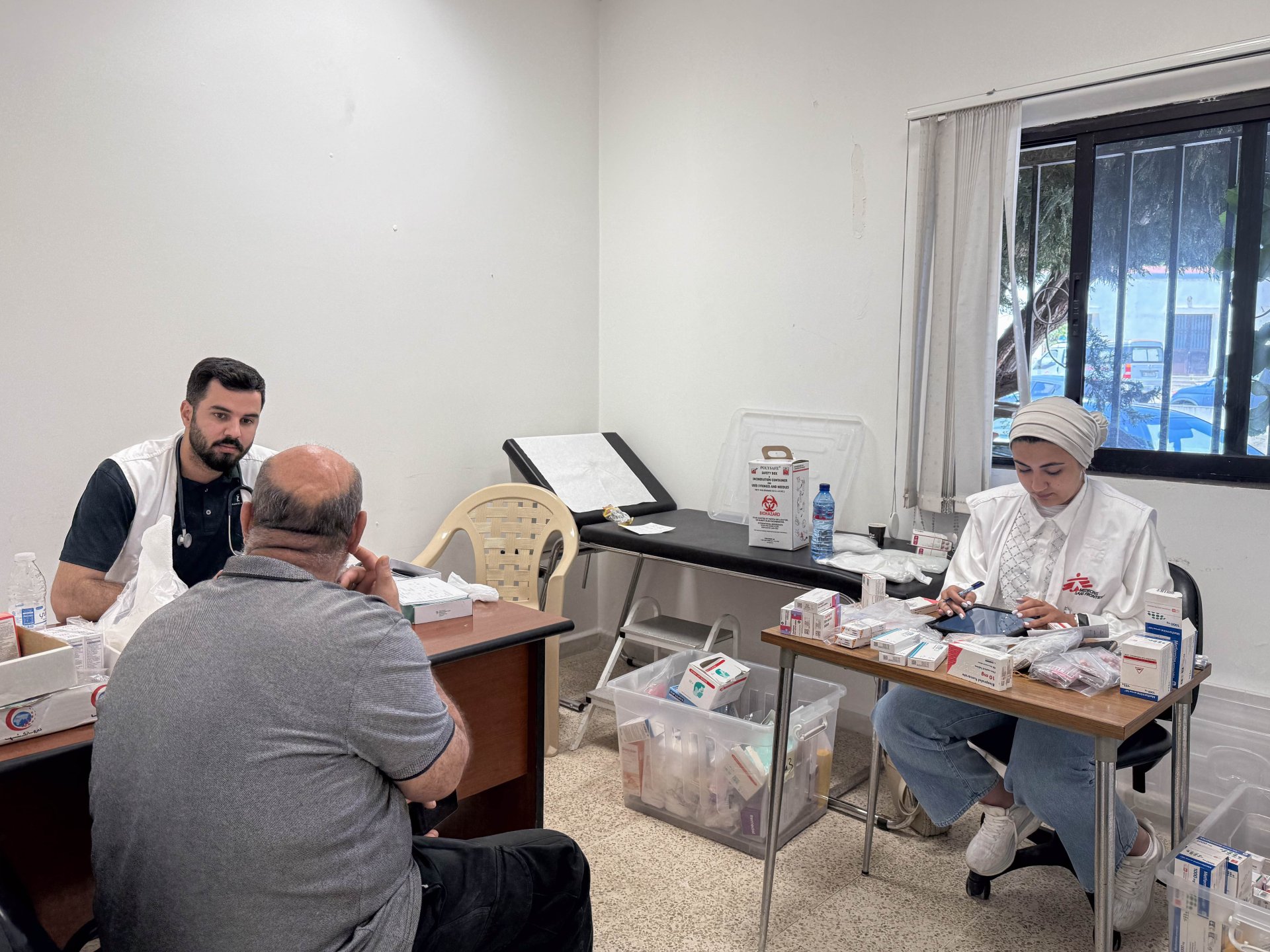 Mobile Klinik von Ärzte ohne Grenzen im Gouvernement Nabatäa, das besonders stark vom Krieg betroffen ist 