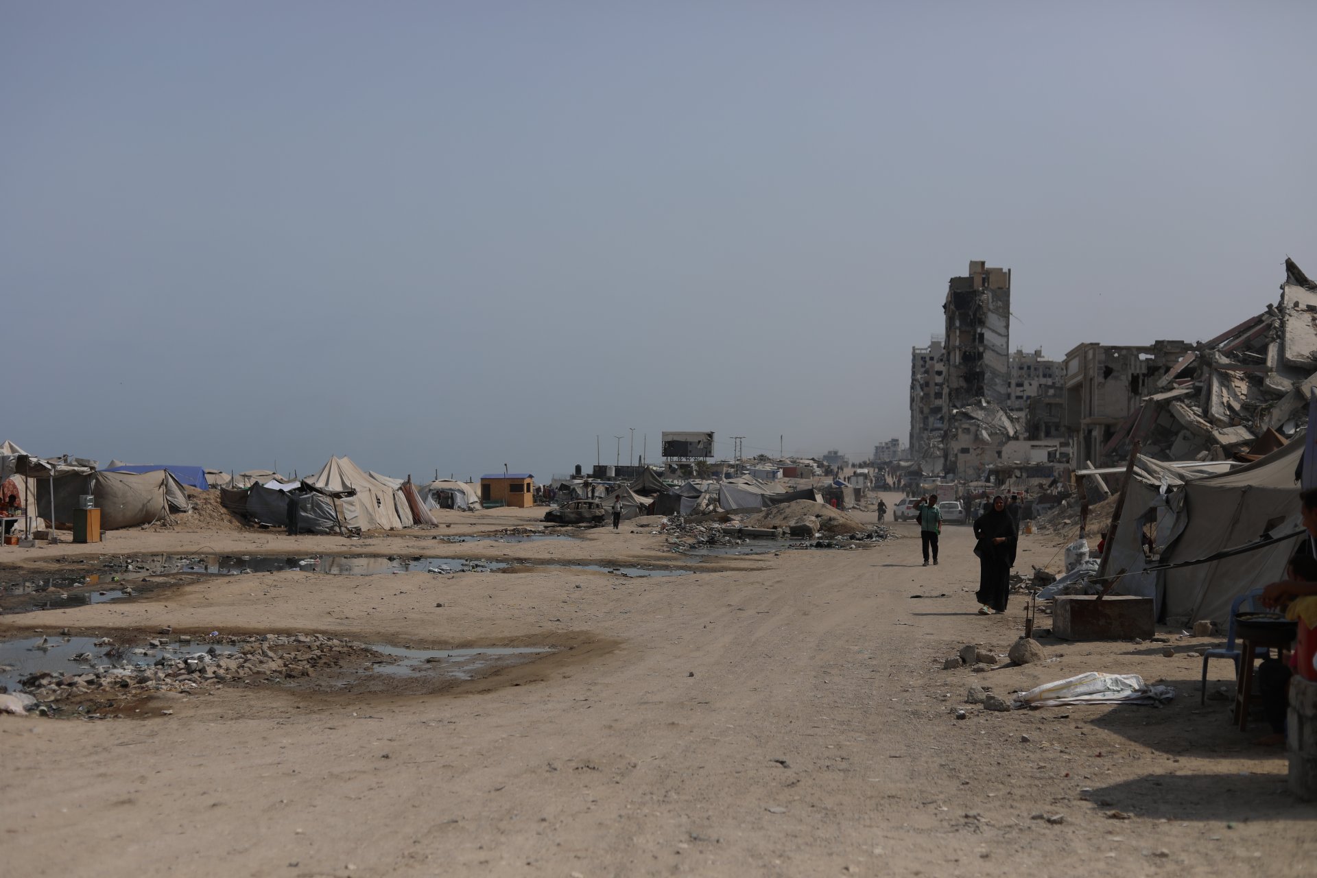 Zwei Jahre lang haben israelische Truppen bewusst lebenswichtige zivile Infrastruktur im Gazastreifen zerstört, insbesondere solche, die den Zugang zu Wasser gewährleistet.