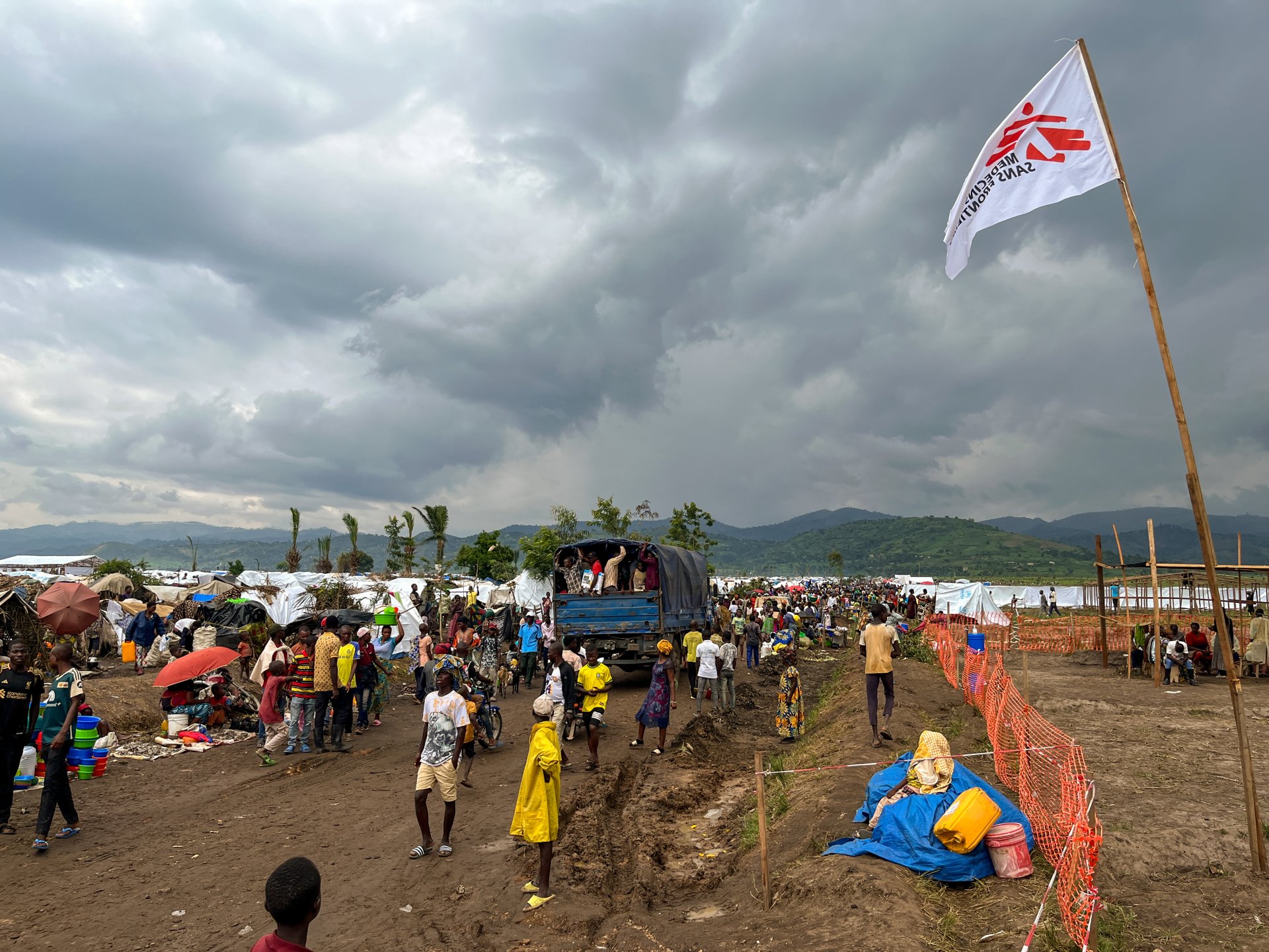 Nos équipes ont ouvert le 10 décembre une clinique mobile dans le camp de transit de Ndava afin d’assurer des soins médicaux aux personnes réfugiées arrivant de la République démocratique du Congo. Burundi, 16.12.2025.