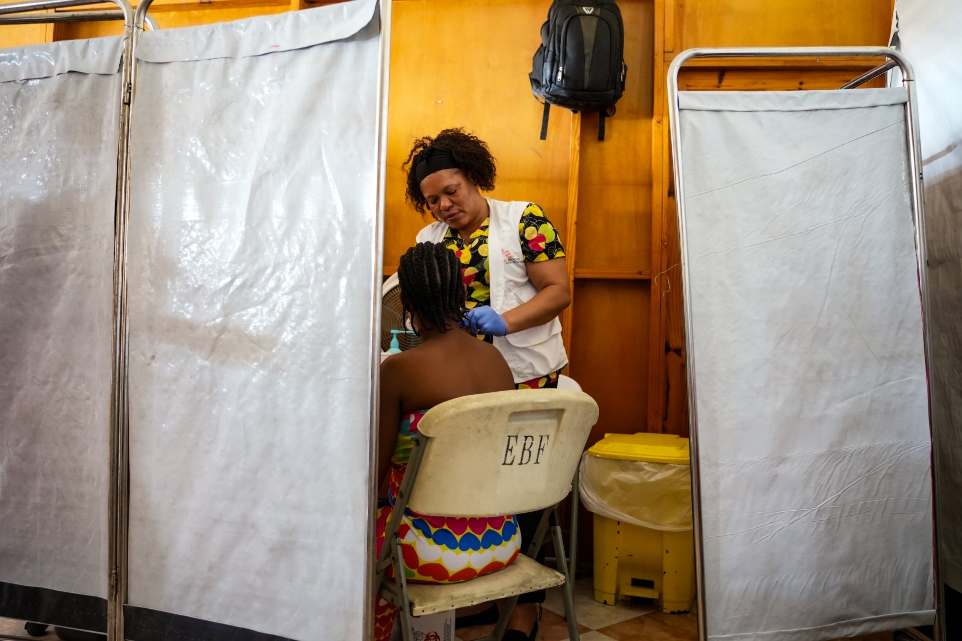À Haïti, le climat d'insécurité met en danger les populations et prive des familles d'accès aux soins de santé.