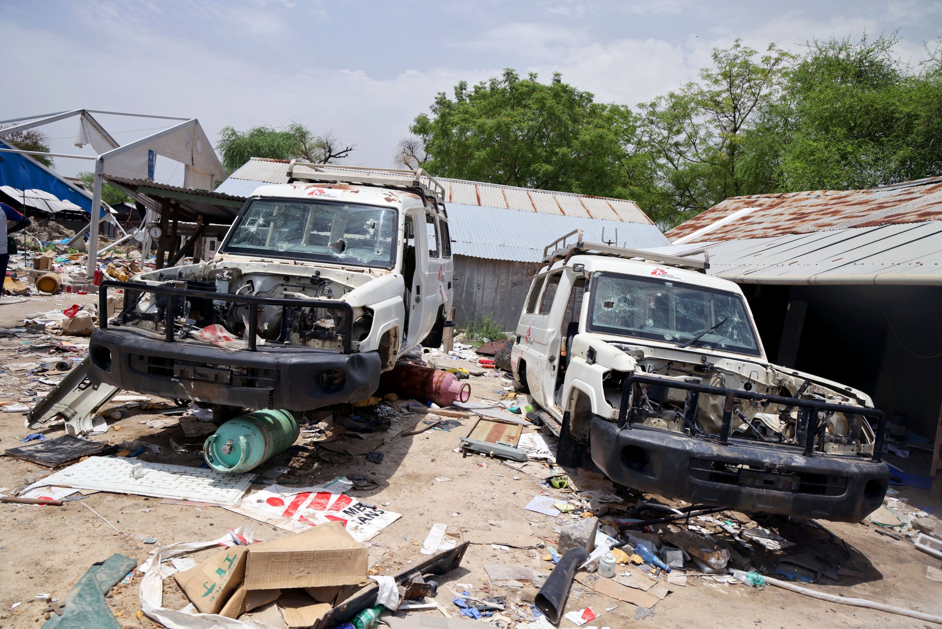 L'hôpital de MSF situé à Lankien, dans l'État de Jonglei, au Soudan du Sud, a été touché par une frappe aérienne menée par les forces gouvernementales soudanaises dans la nuit du mardi 3 février 2026. Un membre du personnel de MSF a été légèrement blessé.