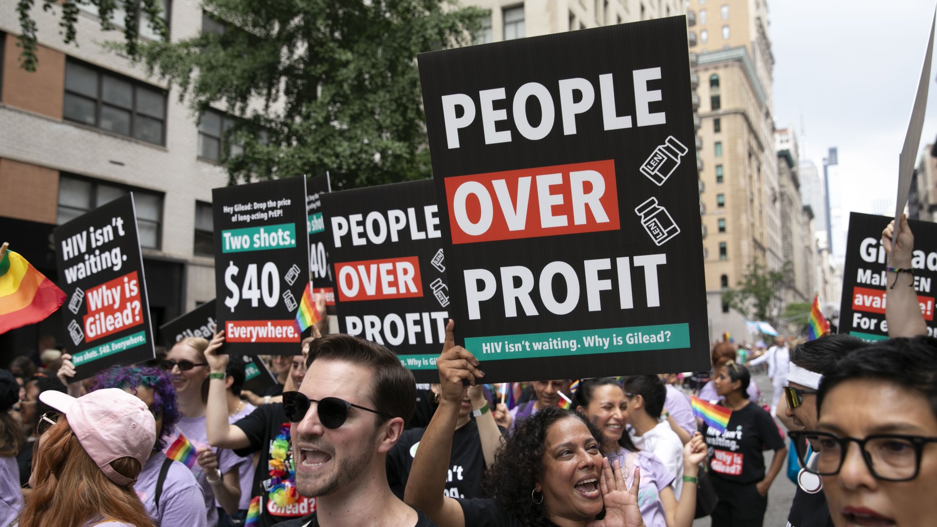 Défilé de la Pride de New York et campagne en faveur du lenacapavir.