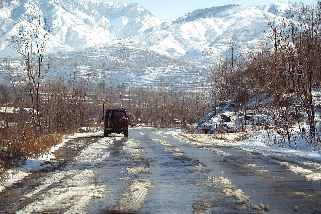 Novembre 2007 : MSF fournit des soins de santé primaires et des services d’ambulance dans le district de Swat au nord ouest du Pakistan.
