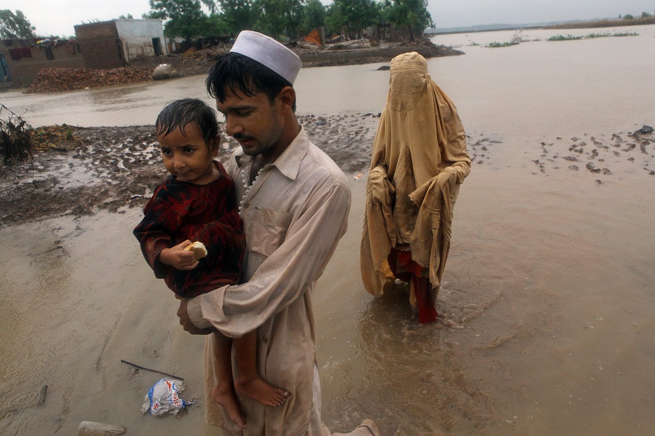 Victime des inondations à Gulabad, Pakistan, 08/08/2010
