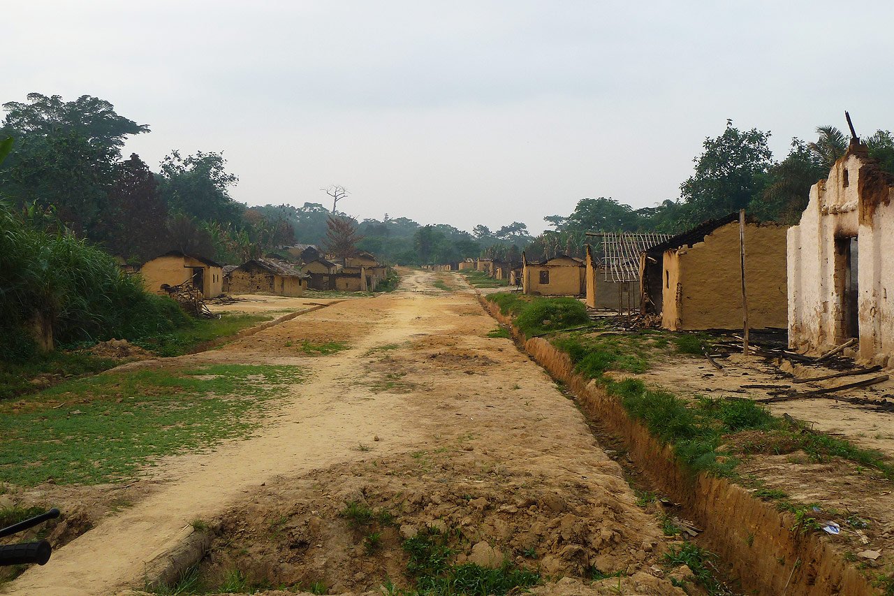 Suite a des violents affrontements entre l’armée congolaise (FARDC) et plusieurs groupes armées, des milliers de personnes ont dû quitter de force leurs villages dans la régio n de Shabunda au Sud-Kivu, RD Congo, 08.08.2010.