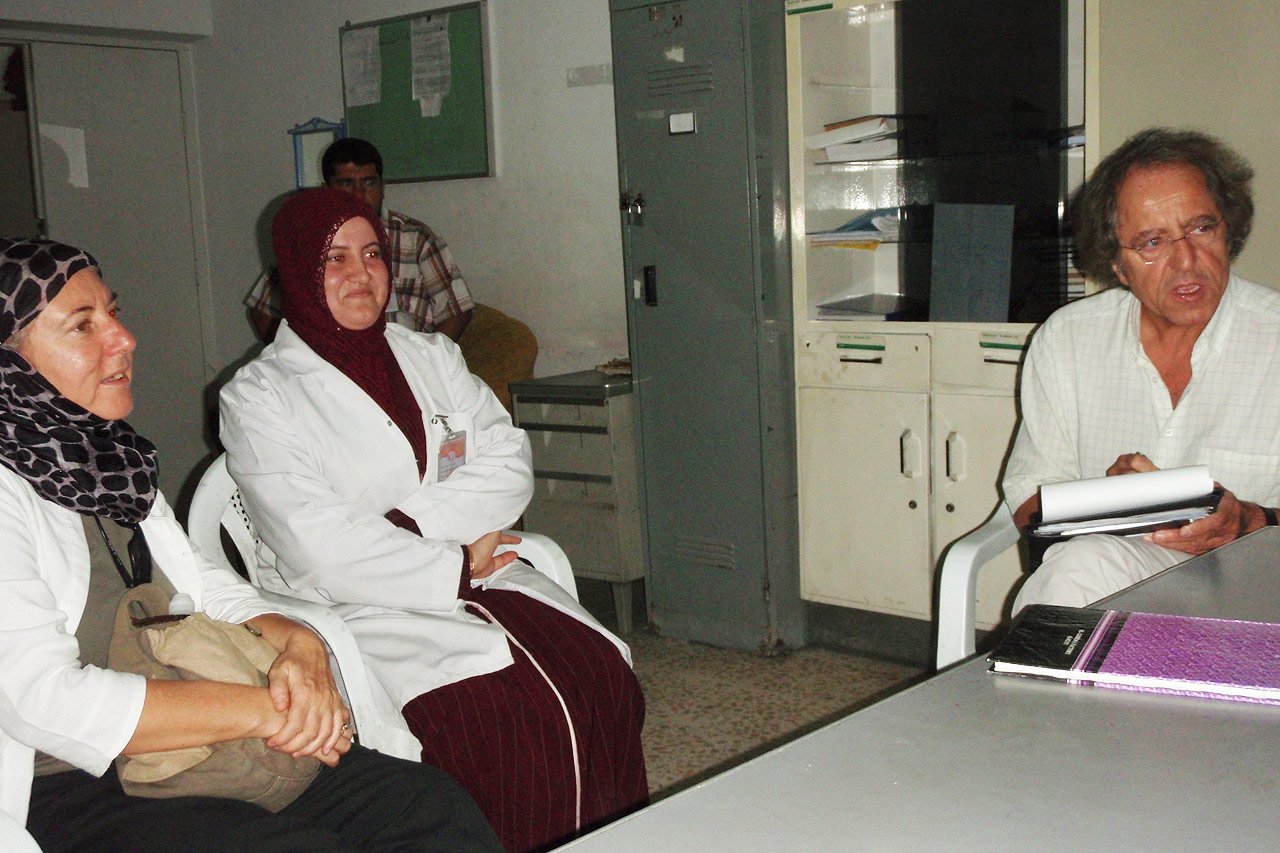 A l’hôpital de Kirkouk, MSF forme le personnel irakien à des soins bien particuliers: le traitement des insuffisances rénales par la dialyse