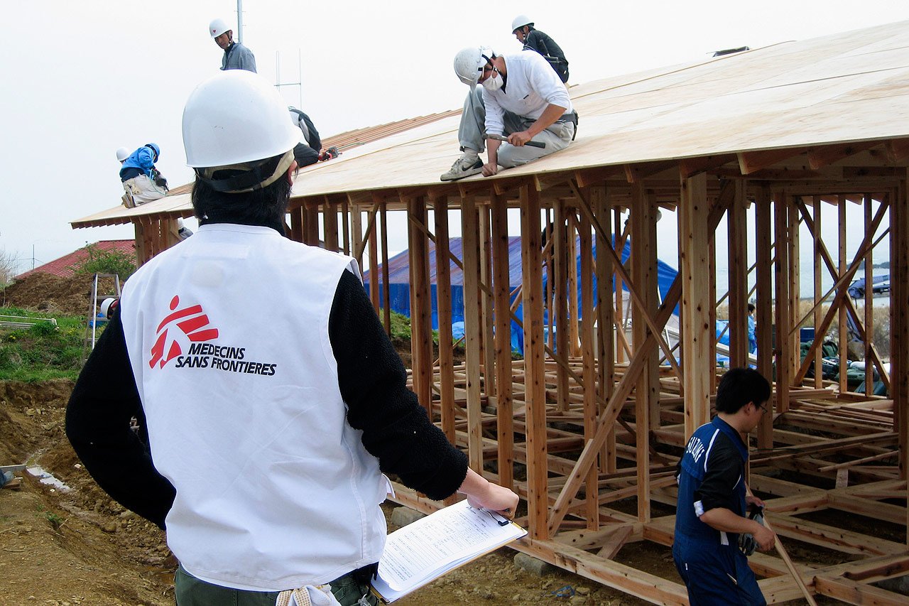 MSF a aussi supervisé la construction d'un abri temporaire à Baba-Nakayama, près de Minami-Sanriku, dans la préfecture de Miyagi au Japon.