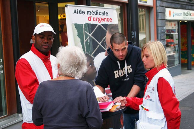Collaborateurs de Face-to-Face pour la recherche de fonds de MSF Suisse