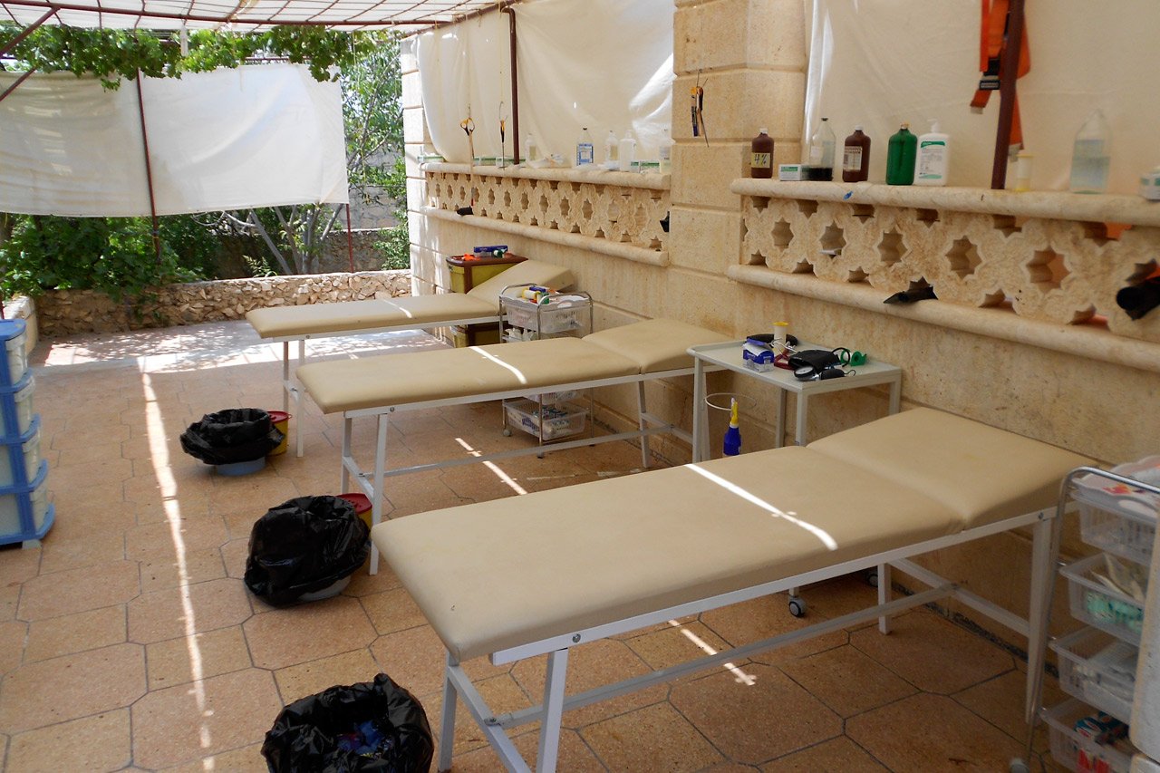 Depuis fin juin 2012, nos équipes ont soigné plus de 2 500 patients et réalisé quelque 550 opérations chirurgicales.