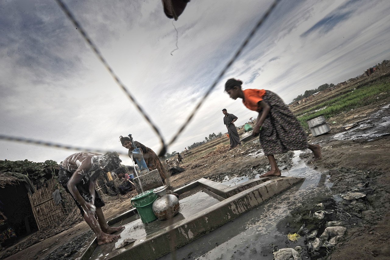 Bien que l'eau potable soit souvent disponible en quantité suffisante, certaines personnes déplacées s’en voient refuser l’accès.