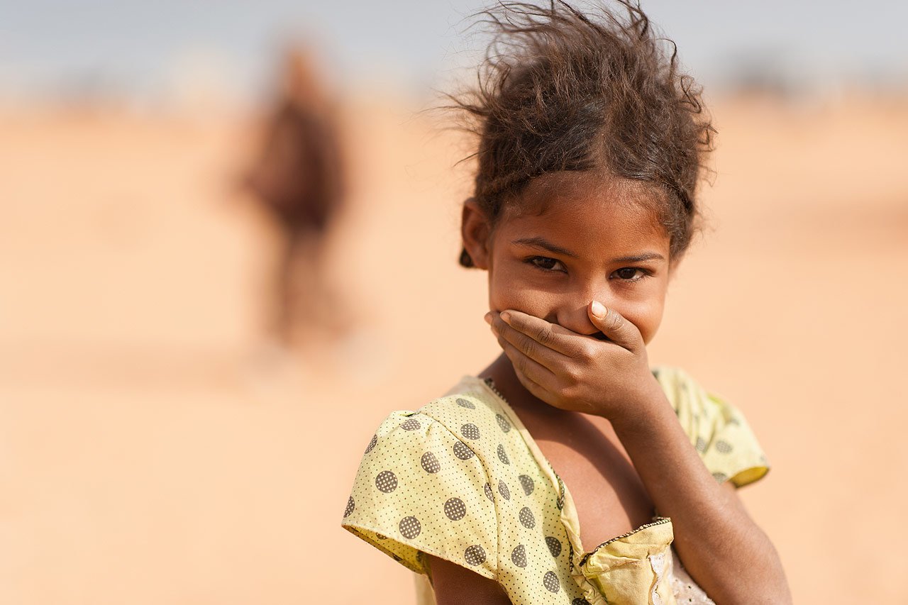 Alors que cette crise risque de perdurer pendant des mois, voire des années, les réfugiés maliens risquent de rester isolés au milieu du désert.
