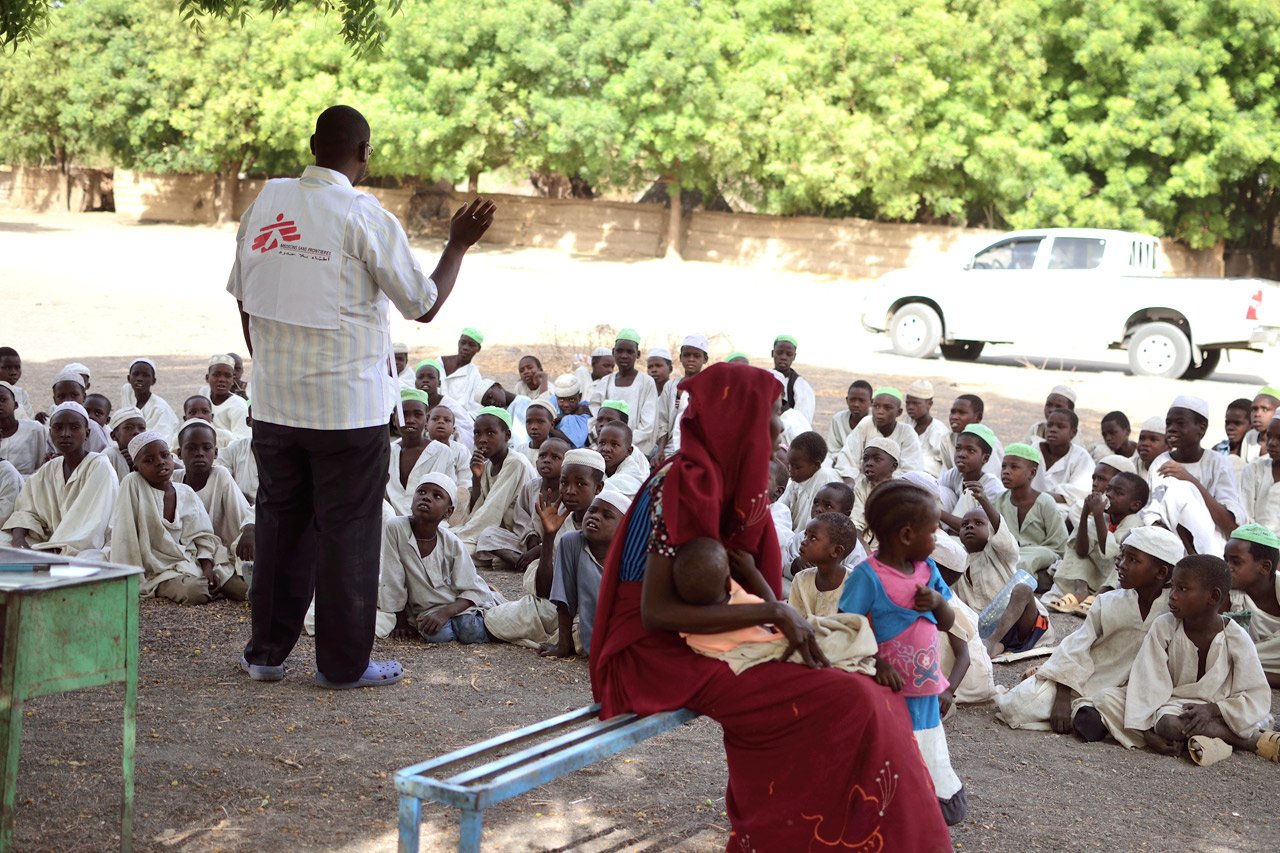 Des équipes mobiles ont été envoyées pour mobiliser les communautés locales et mener des vaccinations, ce qui nous a permis de vacciner plus de 1000 enfants par jour.