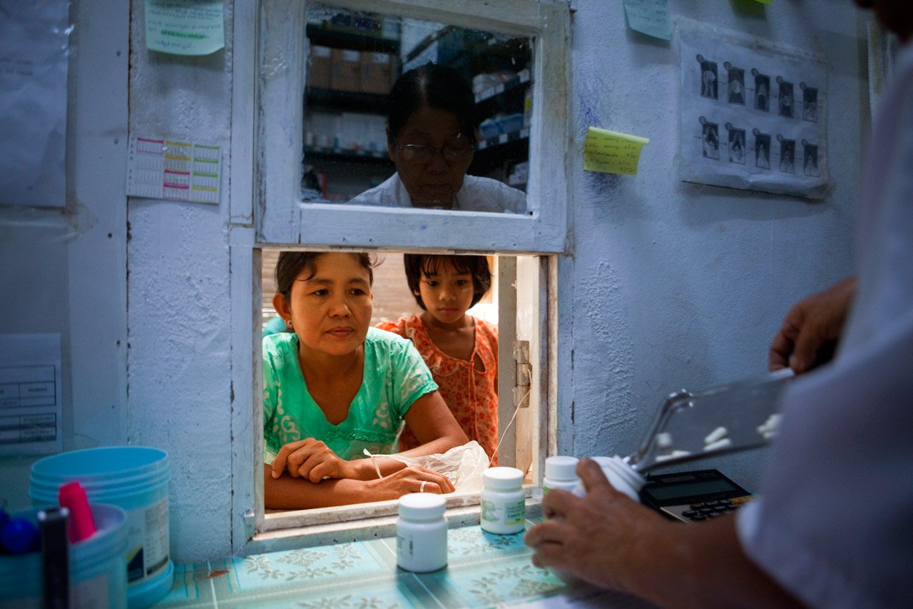 MSF fournit actuellement un traitement antirétroviral à 285 000 personnes dans 21 pays à travers le monde.