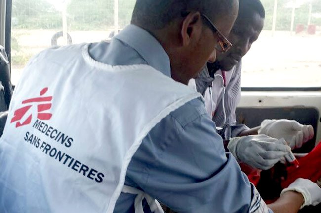 L'équipe MSF est composée d'un médecin, quatre infirmiers, cinq praticiens cliniques et deux logisticiens.