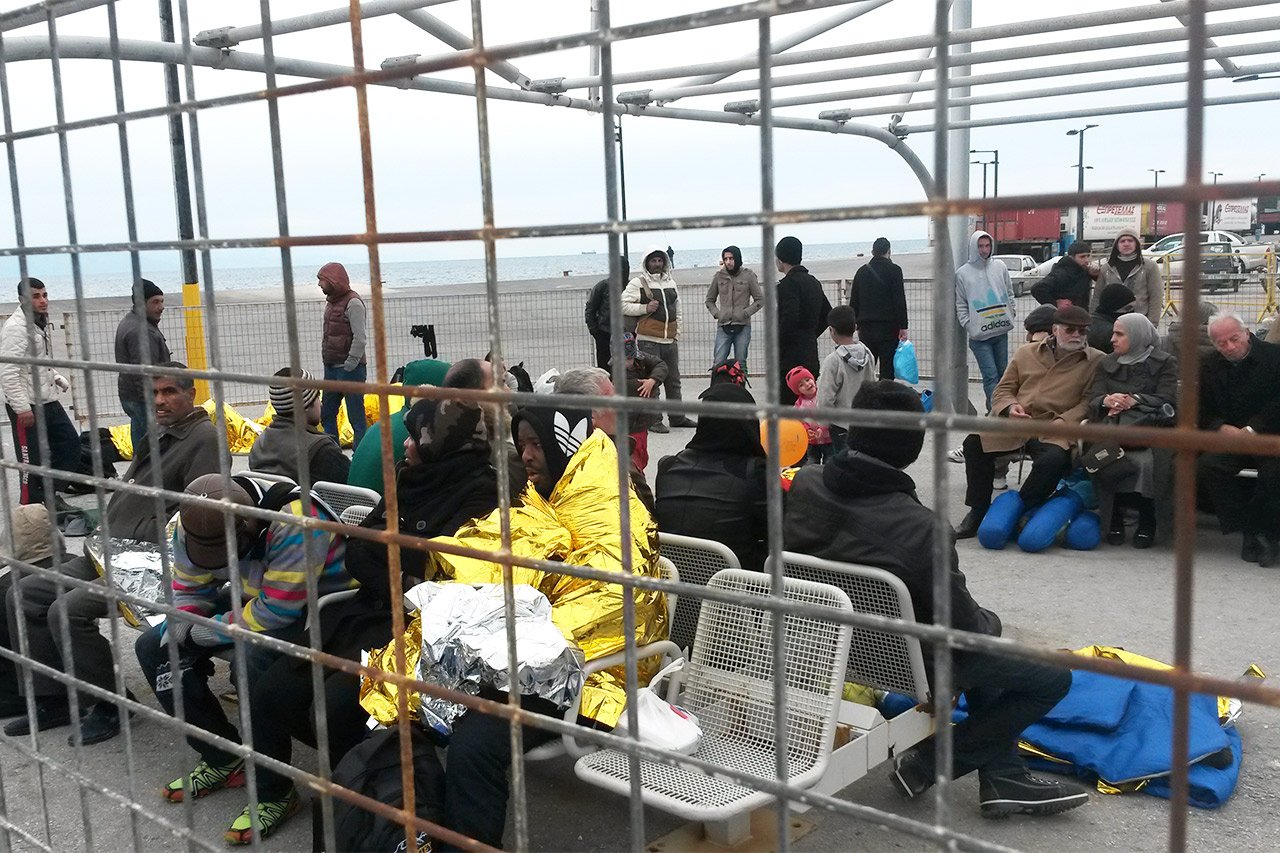La semaine passée, 100 réfugiés par jour en moyenne sont entrés en Grèce par les îles, un chiffre qui rappelle les pics d’arrivée enregistrés l’été dernier.