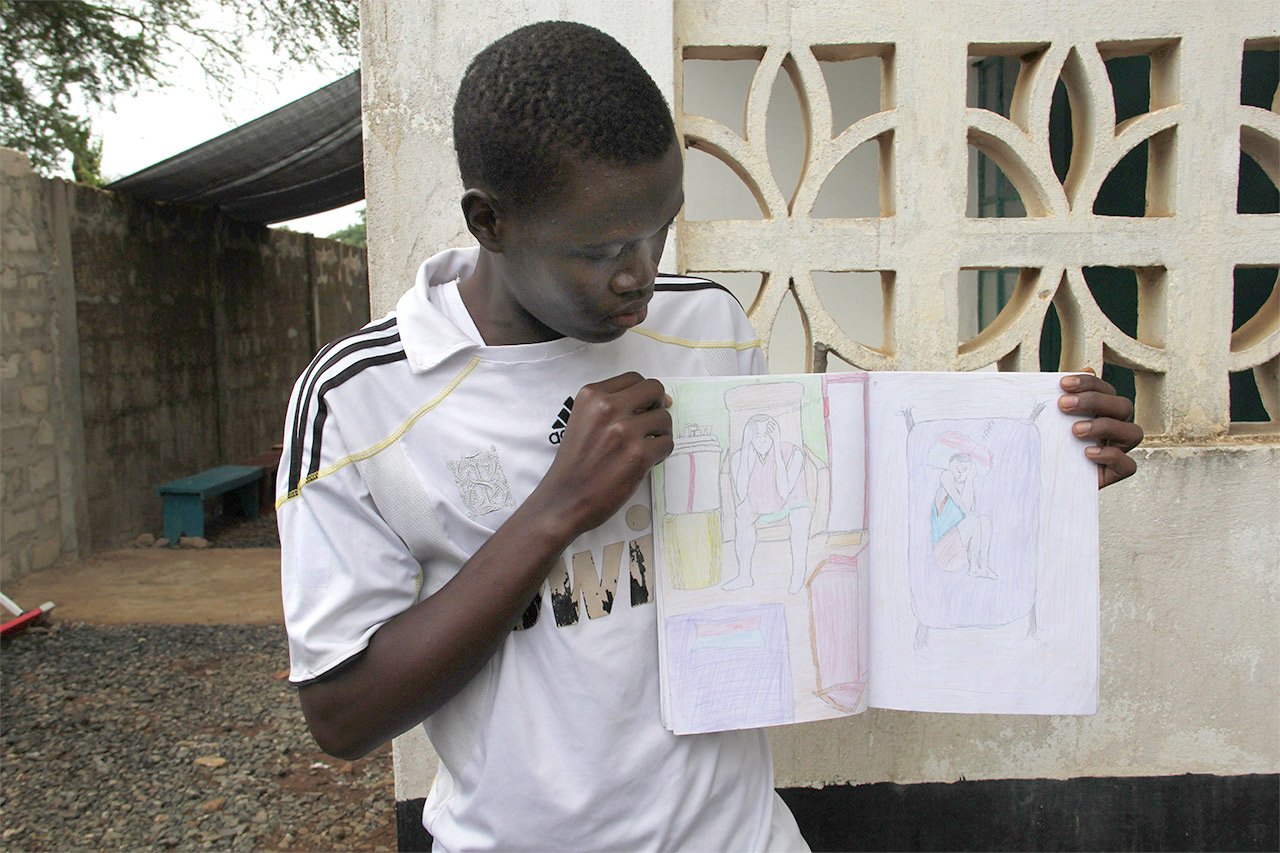 «J’ai fait quelques croquis pour montrer comment je suis tombé malade, comment les médecins m’ont soigné et surtout combien j’étais heureux de sortir.»