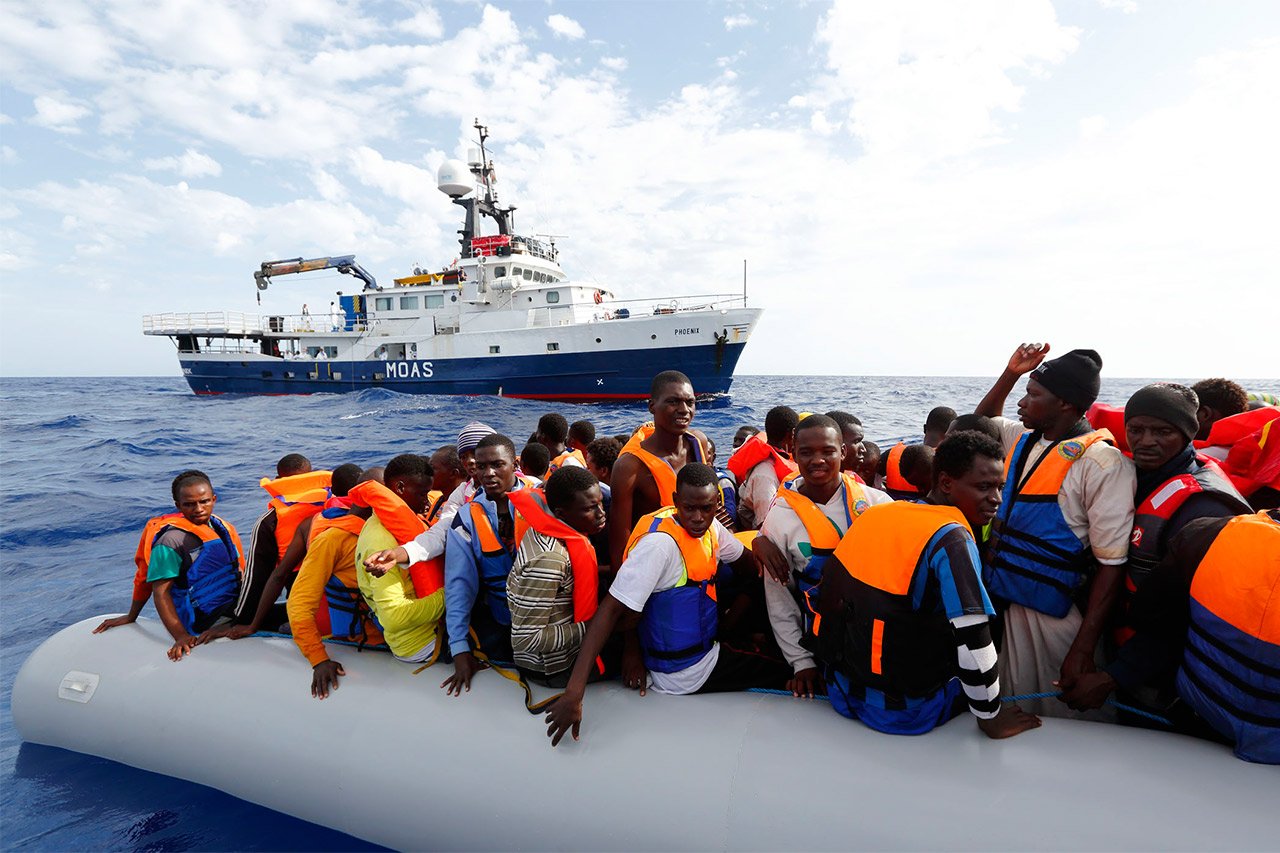 Intervention du bateau Moas en mer méditerranée, octobre 2014