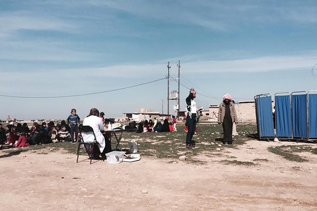 Dès que les zones tampons sont suffisamment sûres, nous envoyons des cliniques mobiles. Au mois de mars les équipes de MSF ont dispensé plus de 22 000 consultations.