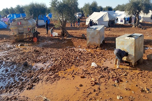 D’après les dernières estimations disponibles, on compte environ 30 000 nouveaux arrivants en quête de sécurité, dans les zones frontalières avec la Turquie.