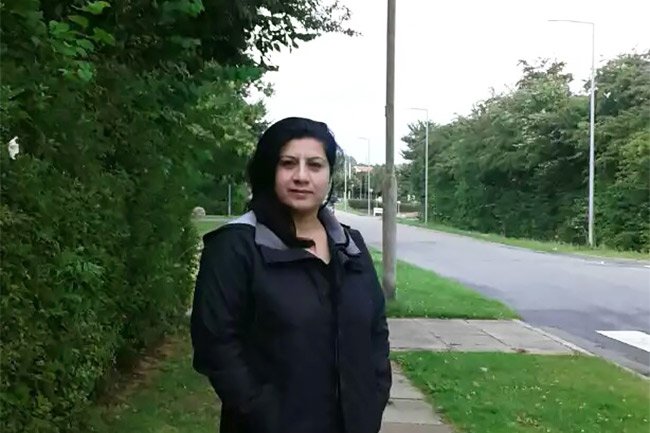 Bahar Nemr est syrienne. Elle vit depuis 7 mois dans un centre de réfugiés au Danemark qui vient de lui accorder le droit d’asile.
