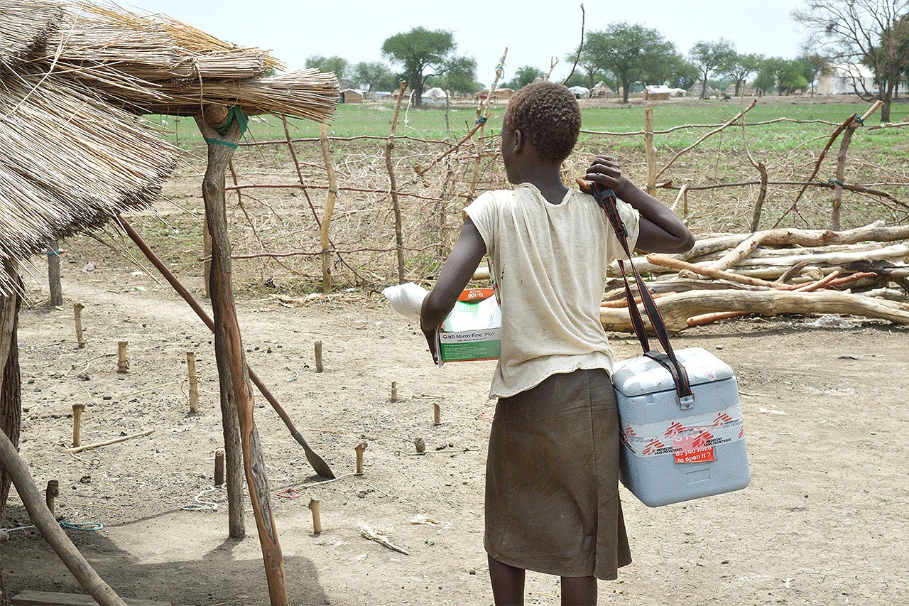 Nyanjima Mayot, agée de 12 ans, souffre du diabète. Elle fait partie du programme d'insuline à domicile offert par MSF.