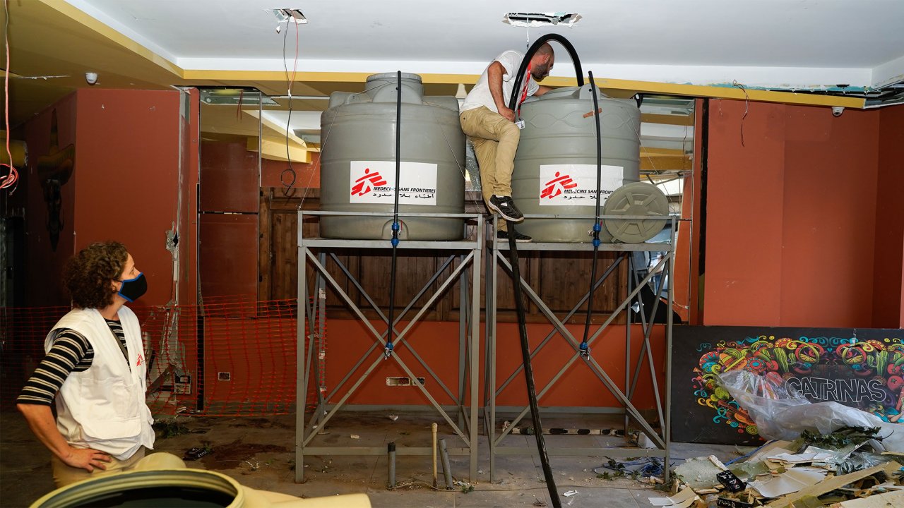 Installation von Wassertanks