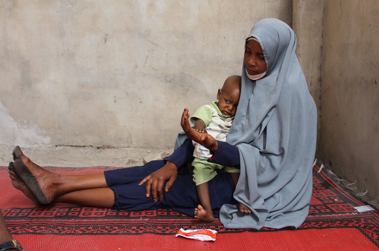 Achta Abakar et son enfant de 13 mois.