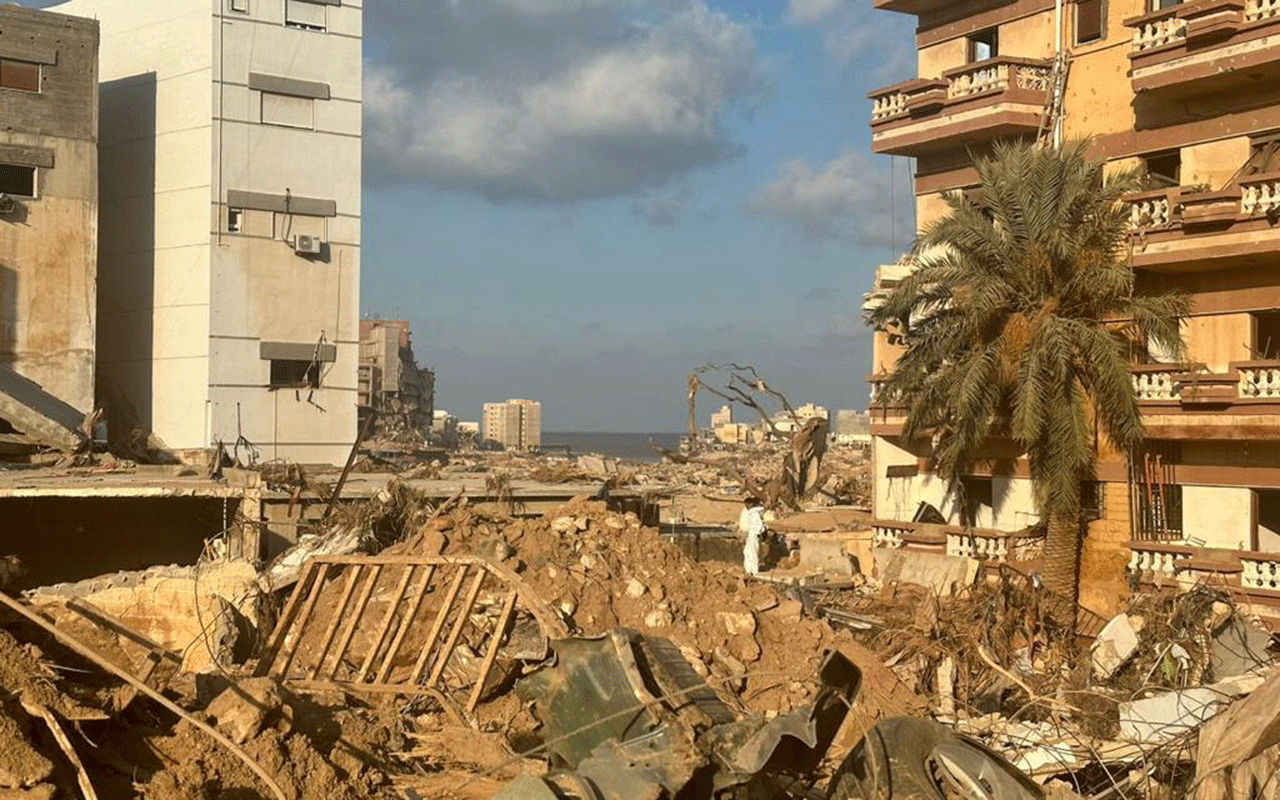 Blick über Darna nach den Überschwemmungen, die die Stadt in der Nacht vom 10. auf den 11. September 2023 heimsuchten. Lybien, 16. September 2023.