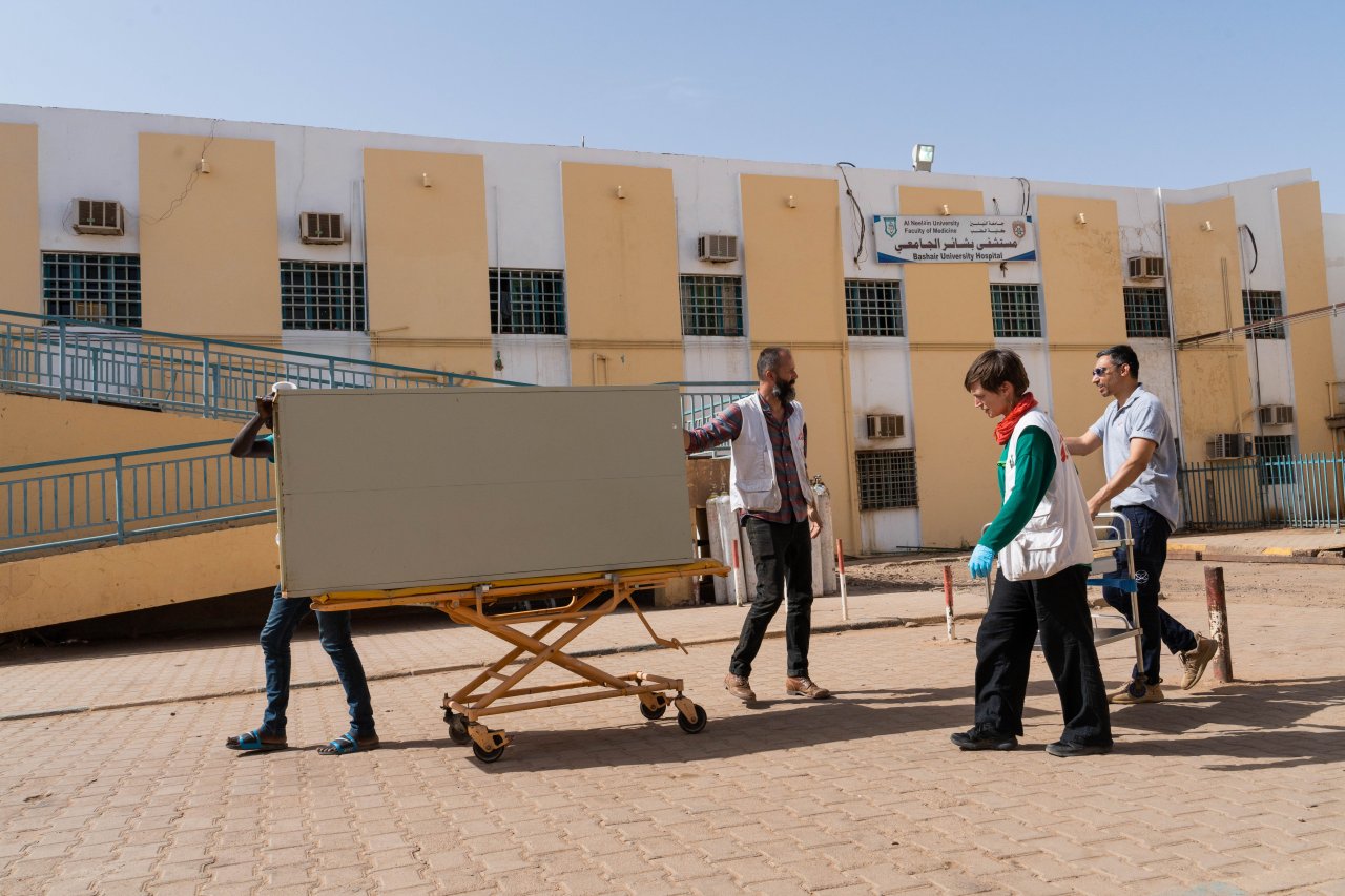 Des membres des équipes MSF dans un hôpital de Khartoum en mai 2023. 