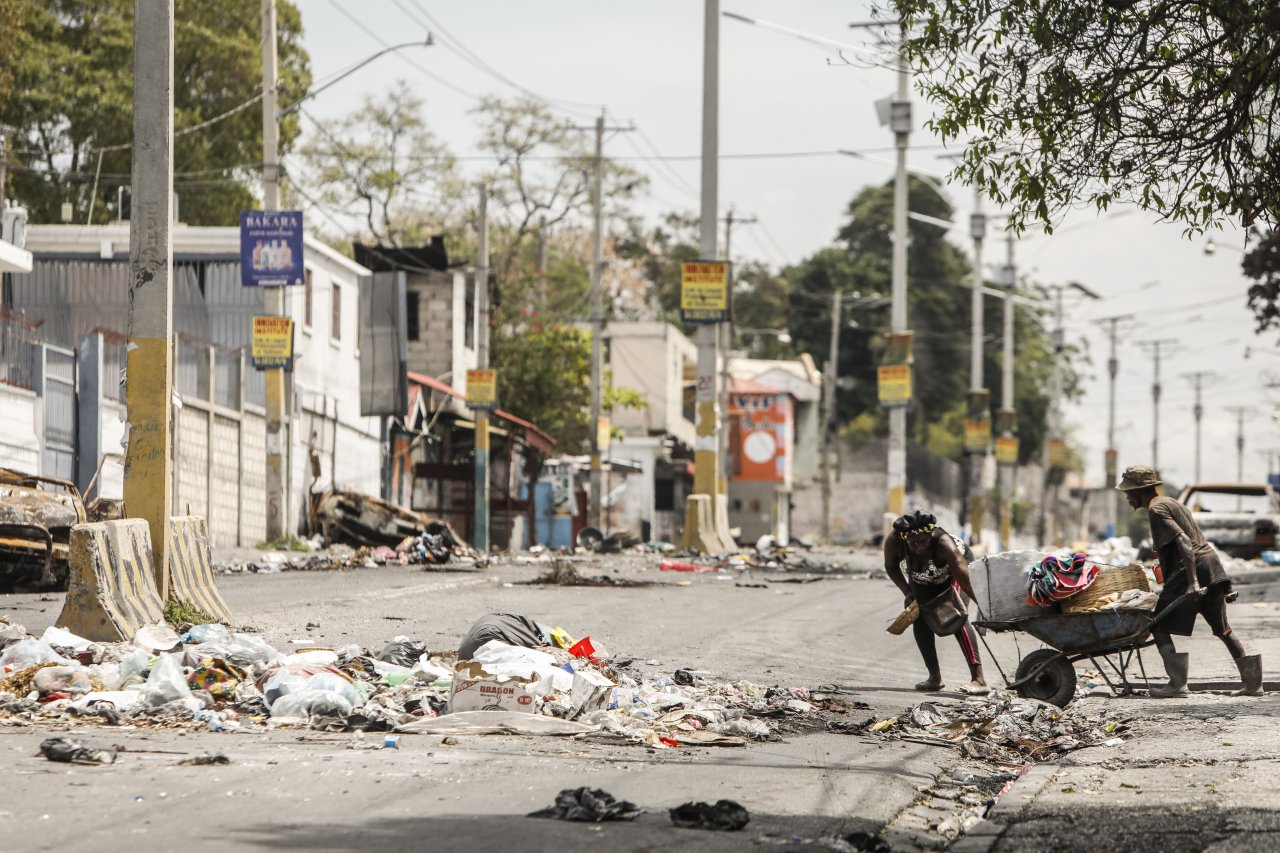 Vue du centre-ville de Port-au-Prince et des destructions par les nombreux combats qui ont eu lieu.