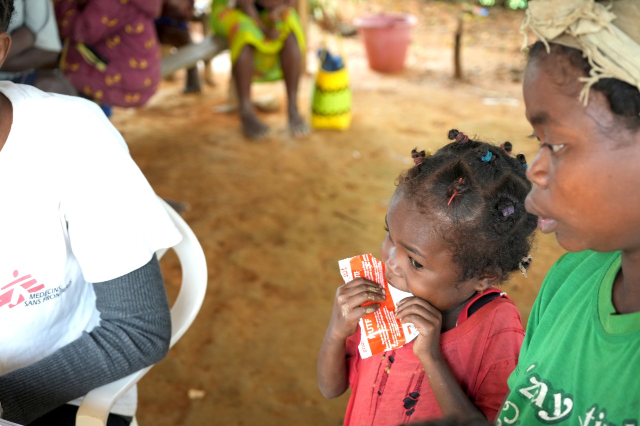 Angelica, 4 ans, est la fille de Soalaza. Elle suit actuellement un traitement pour malnutrition dans un centre de santé primaire soutenu par MSF. 18/06/2024