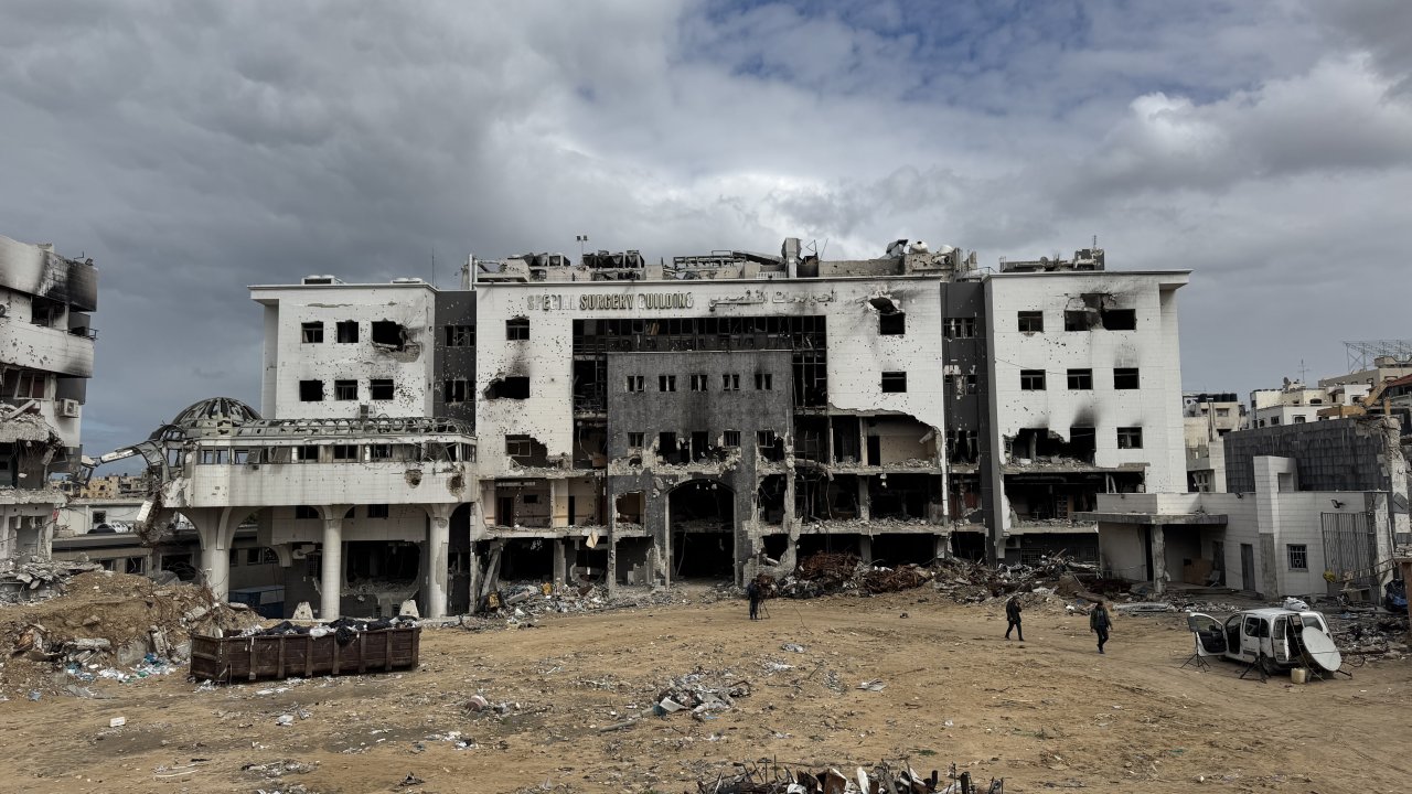 L’hôpital d’Al Shifa, à Gaza ville, gravement endommagé. 