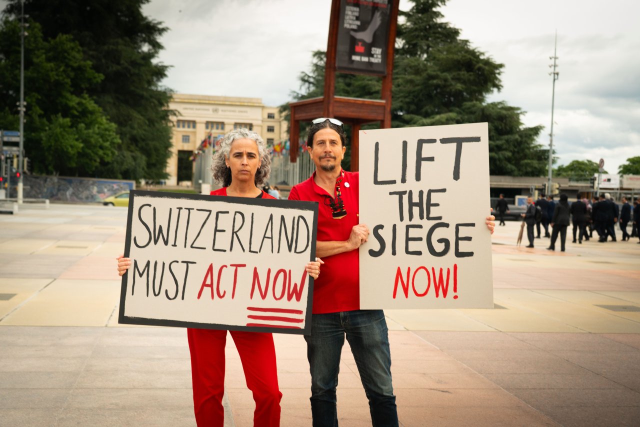 Micaela Serafini, Präsidentin von Ärzte ohne Grenzen Schweiz und Stephen Cornish, Generaldirektor von Ärzte ohne Grenzen Schweiz.