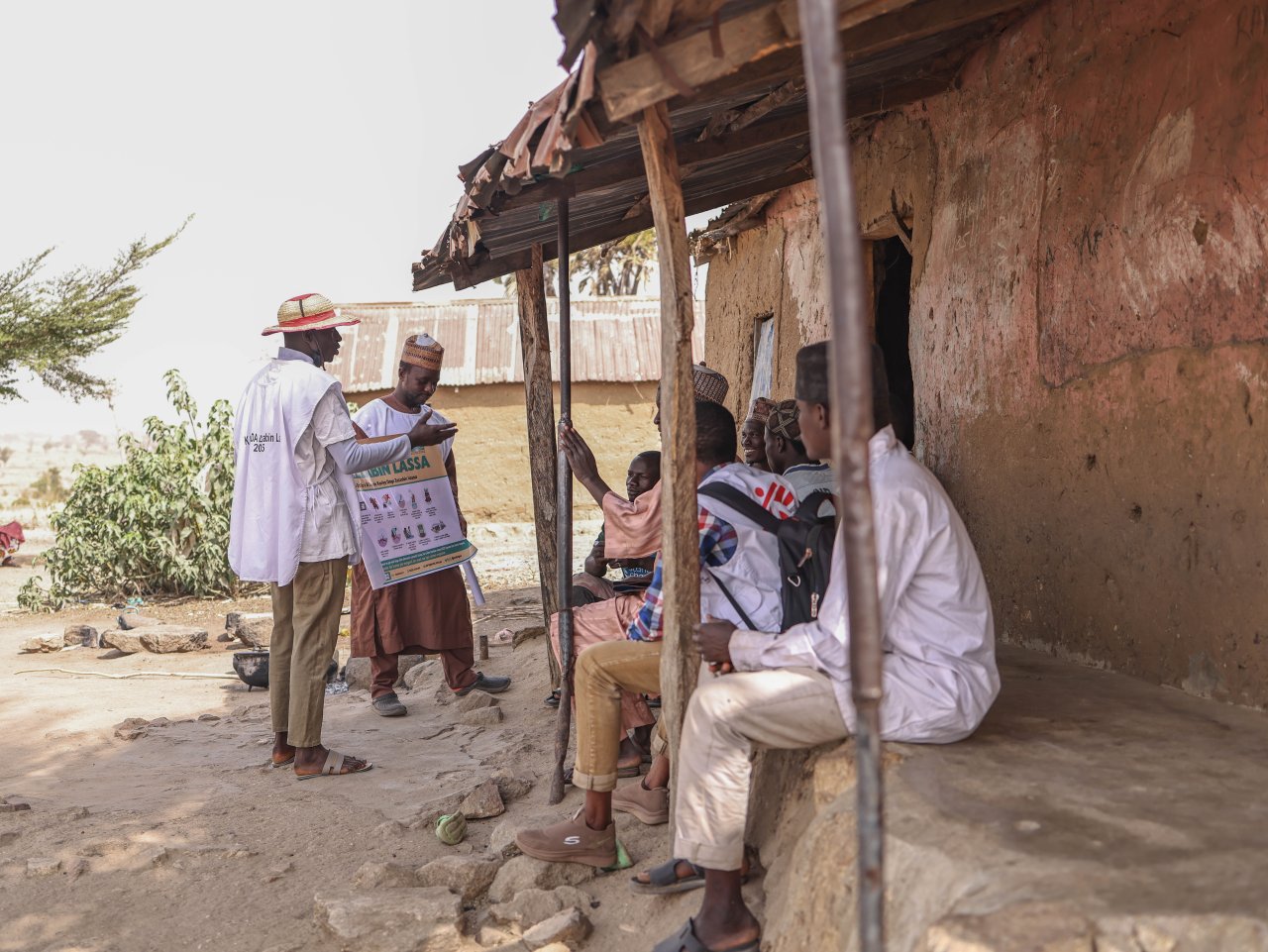 Ein Team von Gesundheitsförderern bei einer Aufklärungsveranstaltung in der Gemeinde Yarwa im Verwaltungsbezirk Toro im Bundesstaat Bauchi.