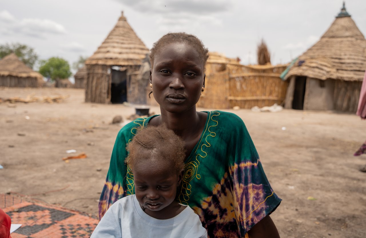 Nyapini e sua figlia nella clinica di MSF a Pathiel, Jonglei, Sud Sudan