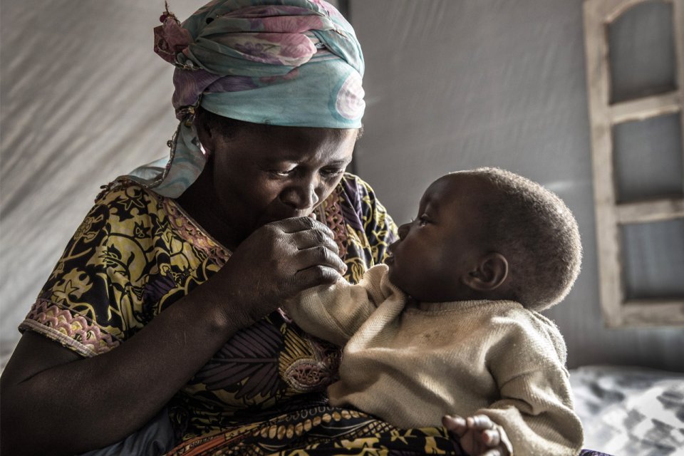 RD Congo: Le pays fait face à une des plus graves épidémies de choléra de ces dernières années, avec plus de 38 000 répertoriés. MSF a mis en place des centres de traitement dans lesquels les patients sont traités en quarantaine, et effectue des dons de matériel dans des structures existantes. En quelques mois, 18 000 patients sont pris en charge par MSF.