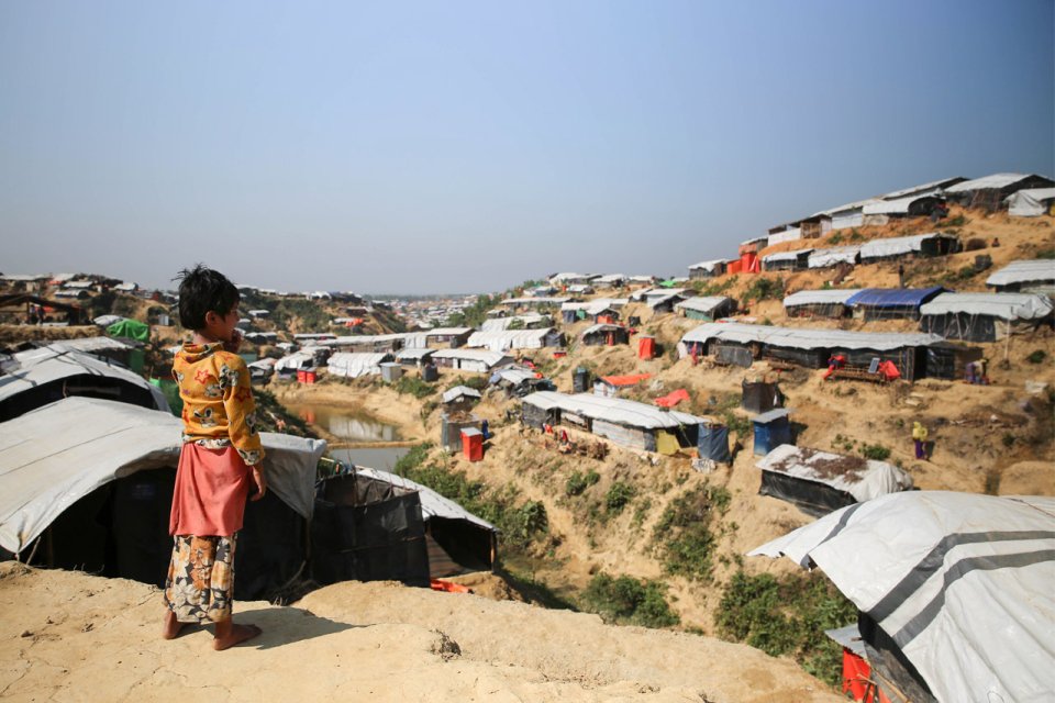 Myanmar: Alors que plus de 647 000 Rohingya ont fui le Myanmar pour se réfugier dans des camps au Bangladesh, une étude menée par MSF met en évidence qu’au moins 6 700 personnes ont été tuées à cause de leur ethnie au Myanmar, dont au moins 730 enfants âgés de moins de cinq ans.